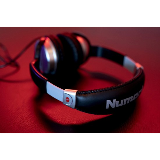 Numark HF125 Ultradraagbare professionele DJ-koptelefoon met 1,8 m kabel, 40 mm drivers voor uitgebreide respons en gesloten achterkant voor superieure isolatie